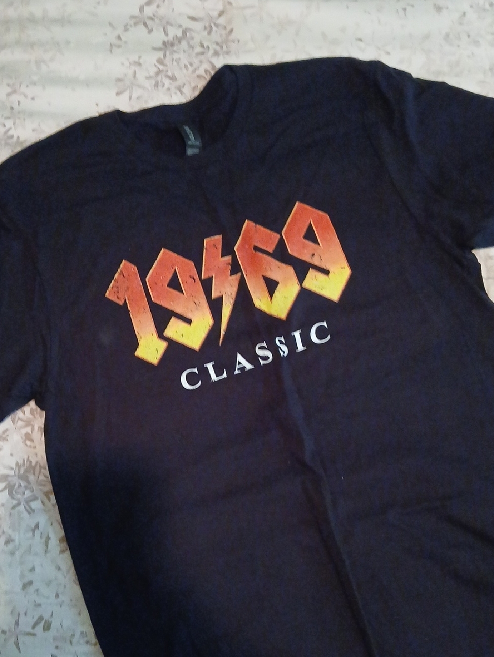 Gildan Black Softstyle 1969 Crewneck Tee Size M
